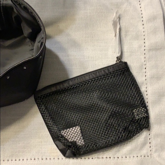 Victoria’s Secret Lingerie Cosmetic Travel Case - Picture 8 of 8